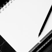 notebook con penna per appunti